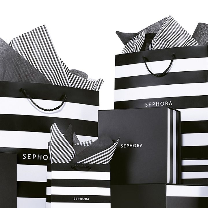  Beyond the Mirror: Makeup as Modern Style